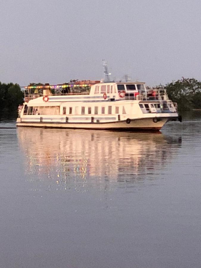 Новая Красивая Квартира. Cherkasy Bagian luar foto