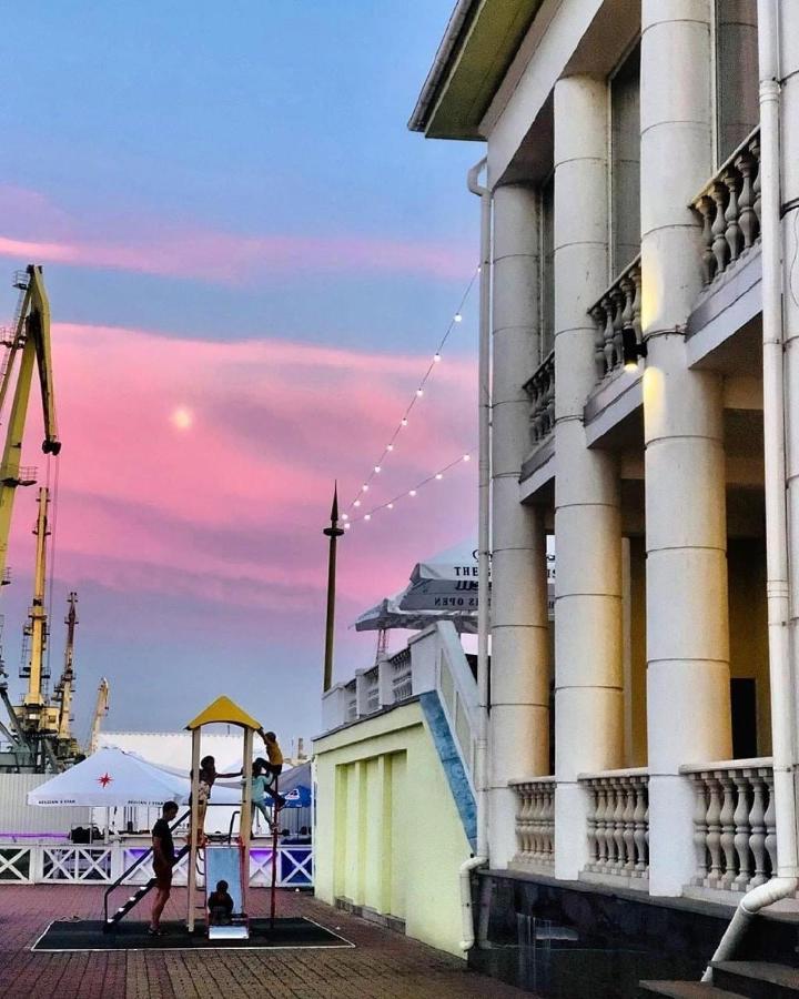 Новая Красивая Квартира. Cherkasy Bagian luar foto